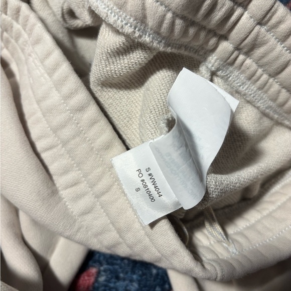 VUORI Cream Flared Leg sweatpants - Picture 4 of 9